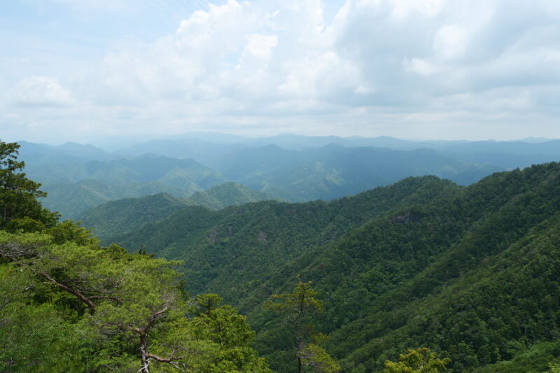 瑠璃山から望む