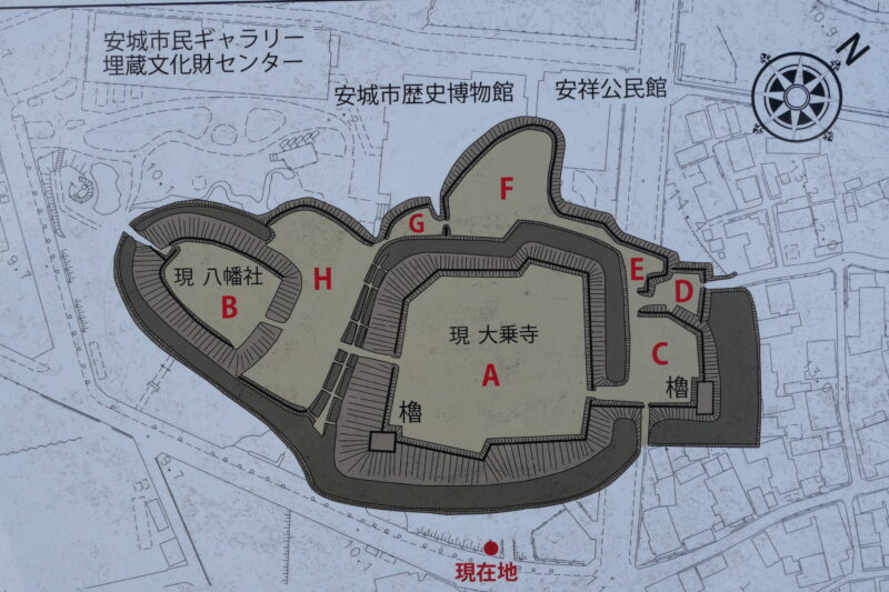 安城城の縄張り（現地案内図より）