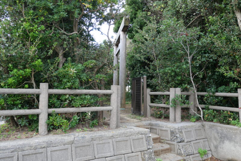 おんべ鯛調製所の鳥居