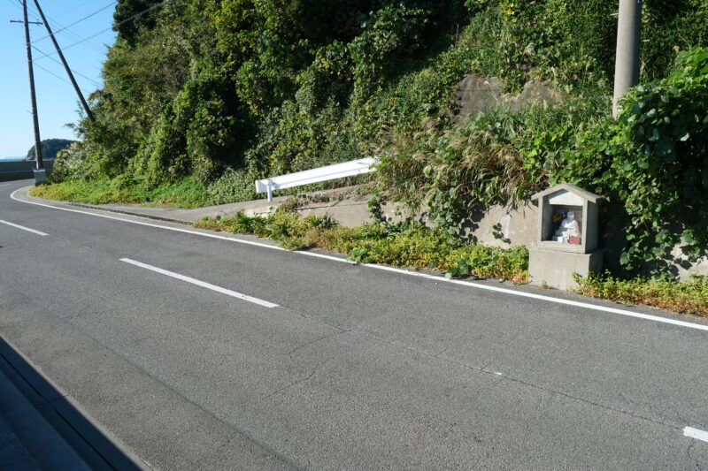 水神天宮へ坂道を上る