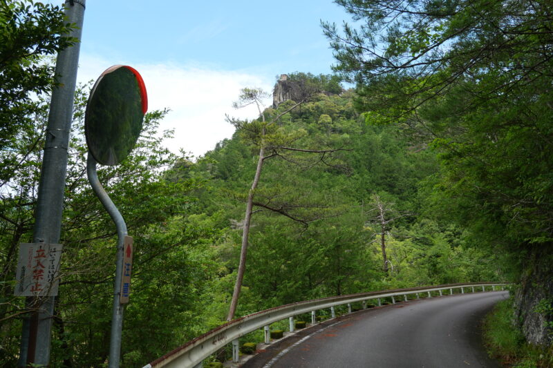 しゃくなげコース登山口へ
