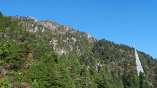 一ノ谷新道見晴台から見上げる御在所岳