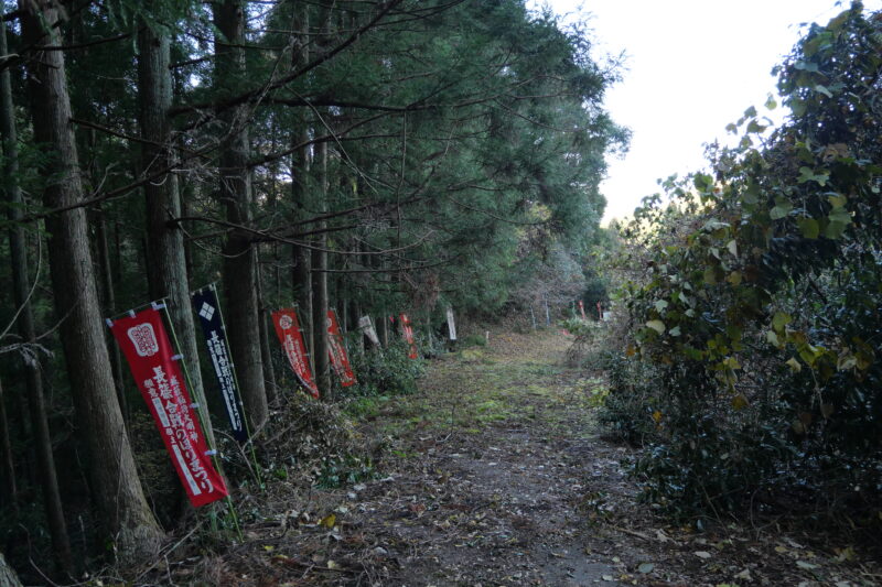 おふうの墓につづく小径