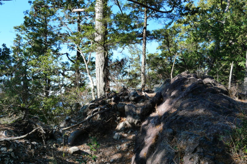 虎松岩への分岐