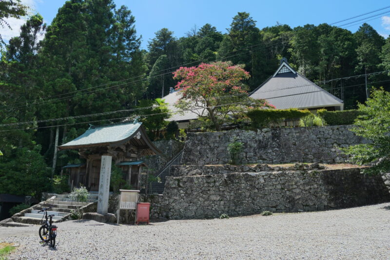 東向寺で一休み
