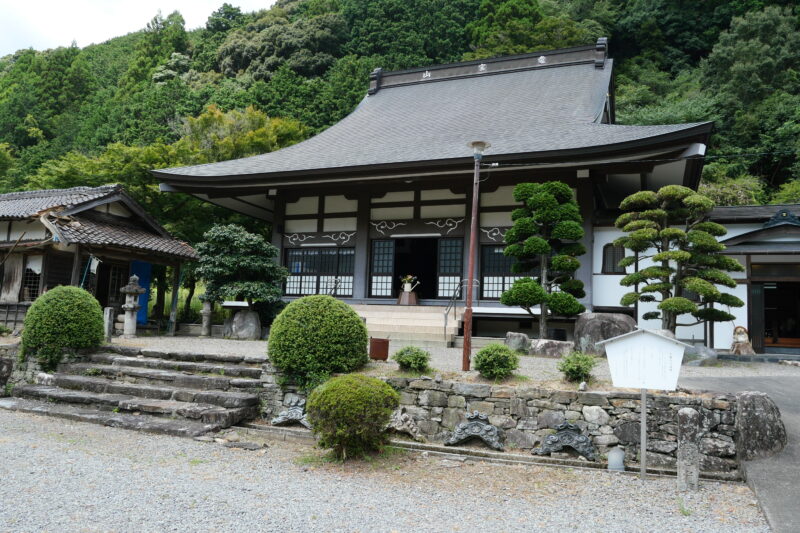 芭蕉句の道標と瑞雲寺